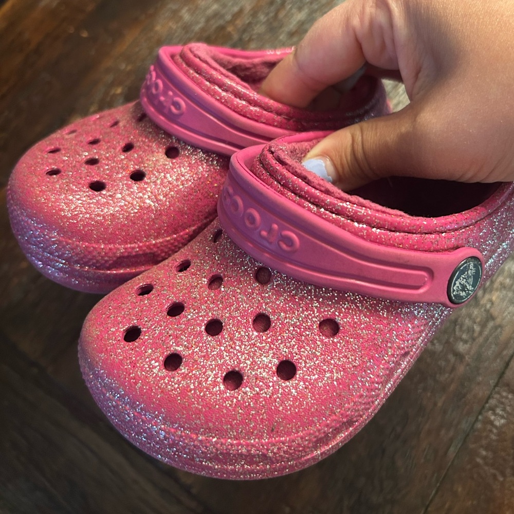 CROCS Kids Sparkly Glitter Pink Sherpa Sandals